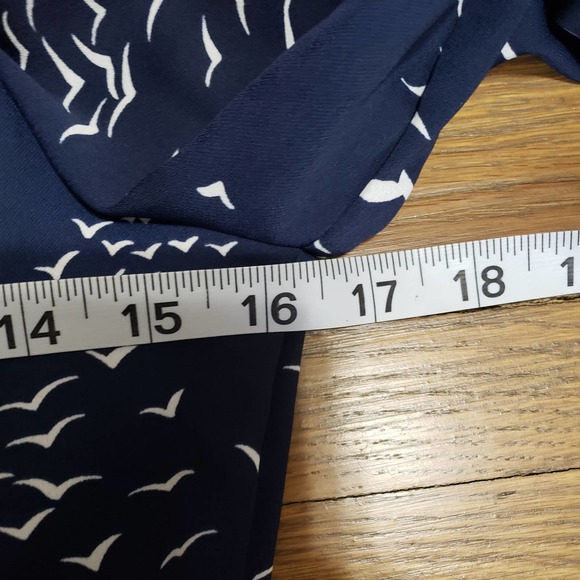 BCBGeneration Balloon Sleeve Bird Dress Size 4 - Picture 10 of 12